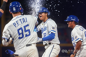 高國輝提點策略　孔念恩敲中職生涯首支再見安