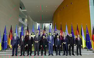 （影）停援烏克蘭竟是范斯最驕傲的事! 歐洲加速援烏 挪威F-16戰機全交付