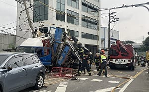 (影)鶯歌砂石車重大車禍！6人含嬰兒受傷 緊急送醫 