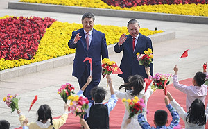 蘇林剛上任就直奔北京！兩度搭中國高鐵 簽下多項協議