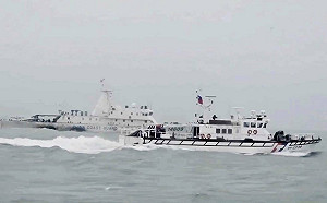 （影）金門海域再傳侵擾！中國4海警船及1海事局船闖限制水域　海巡一對一併航強勢驅離