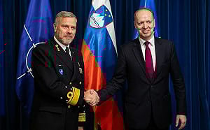 前北約軍事委員會主席：俄羅斯可能為掩護中國侵台而攻擊歐洲某國