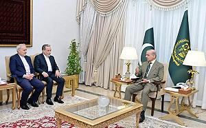 美代表團赴巴基斯坦斡旋落空？伊朗外長會巴國總理後離境　未提美伊談判