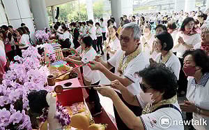 佛光山南台別院浴佛園遊會  「傳燈六十 百年仰望」傳遞善的力量