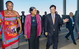 林佳龍訪史瓦帝尼推「台灣模式」　見證台商簽署產業園區投資意向書