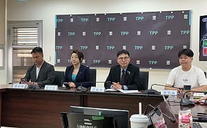 寵物美容定型化契約惹議　民眾黨轟農業部失能、籲暫緩實施 