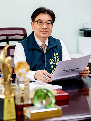 前台南研考會主委蒙志成涉貪　一審判刑2年獲緩刑