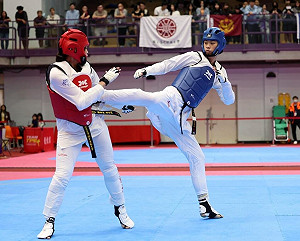 羅嘉翎全大運跆拳道摘金 揣摩日本踢拳手木村萌那