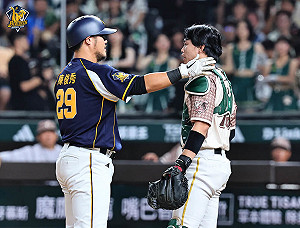 揮棒後擊中陳世嘉插曲　陳俊秀懂捕手的「暈」