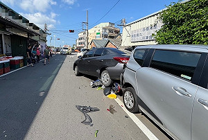 通霄7旬翁駕車「倒退嚕」　連撞多車釀1傷