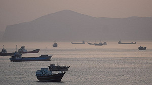 伊朗稱阻美艦進荷莫茲海峽　美軍否認船遭飛彈擊中