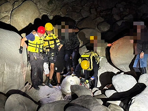 日籍遊客阿里山溯溪受傷　嘉縣消防助脫困送醫