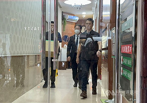 光澤診所新北5分店遭搜索　板橋2店經理被帶回