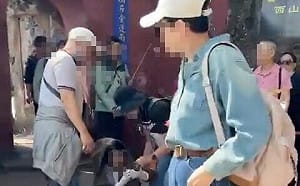 (影)台人遊浙江驚傳勸阻插隊遭中國大媽毆打倒地 還囂張搶手機嗆聲