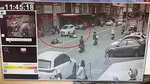 台中機車騎士擦撞單車後倒地　遭汽機車碰撞不治