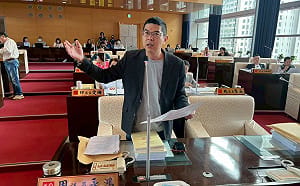 盧秀燕No鼠計畫疑淪擺拍公關秀 周永鴻籲：強攻熱點拒絕掃街