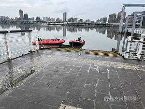 台北大稻埕碼頭跳水救落水翁　文大生遺體尋獲