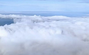 (影)台灣高山之美！玉山北峰驚現「翻滾雲海＋七彩光圈」震撼美景