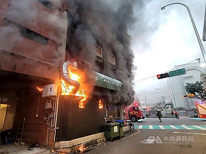 台中西屯熱炒店火警　火勢猛烈幸無人受困受傷