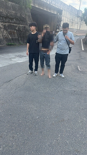宜蘭男掛變造車牌拒檢撞警　遭開11槍逃逸南澳落網