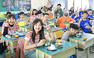 高雄國中小免費營養午餐     陳其邁指示私校一併納入補助