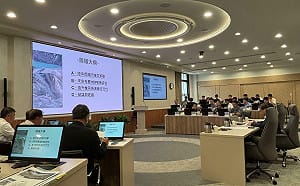 隨時可能因大雨「活過來」？馬太鞍溪堰塞湖堆滿土砂！林業保育署密商對策