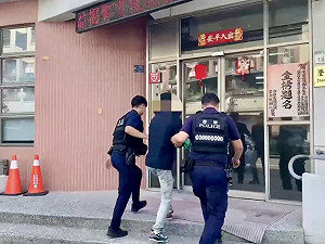 高雄警喬裝買家捕毒販　跨縣市逮人查獲毒品送辦