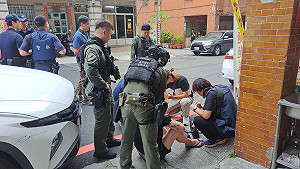 情侶檔跨區販毒被逮　南警起出逾百萬元毒品