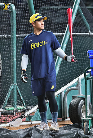 張仁瑋回防外野　平野惠一無奈之舉也想提升競爭
