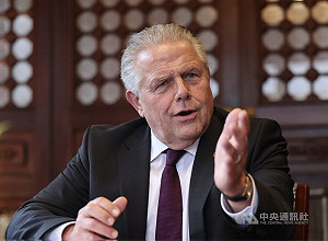 德訪台議員威爾許：北京先學會自由選舉再來談統一
