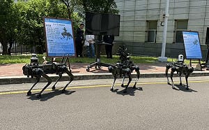 中科院秀機器狗性能！結合美軍規平台 自主開發偵蒐、光達、火力酬載