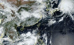 變天倒數！「南海低壓挾西南季風」水氣北上 未來一週嚴防豪雨