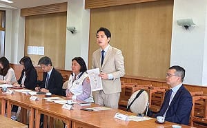 民進黨控藍委公費出國「翻車」 國民黨要求立刻道歉、刪文 