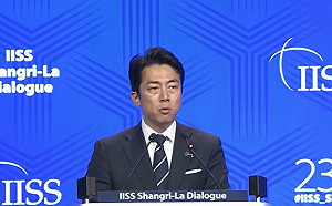 「請代我向董軍部長致意!」香會與北京代表針鋒相對 小泉猛將中國一軍