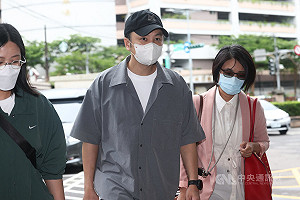 張書偉涉閃兵開庭認罪　稱為保工作犯案盼緩刑