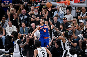 等了53年　布朗森狂轟45分率尼克NBA封王