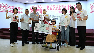 7旬翁為氣切女友戒菸　奪「戒菸就贏」8萬元