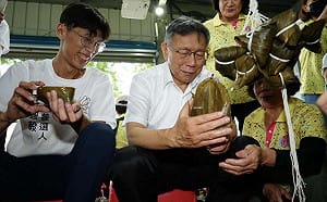 柯文哲嫌「包粽子太麻煩！直接用碗公吃」！她怒嗆：你還是回去踩你的飛輪吧！