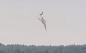 （影）機瘟？！美俄戰略轟炸機同日折損  Tu-22M3詭異俯衝、B-52墜8人殞命