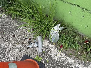 花蓮F-16V戰機降落擦撞路燈　燈罩碎裂波及民車