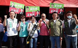 梁育慈扮屏市「最強母雞」 端午現身市場掃街展團結氣勢