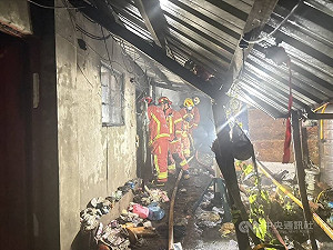 土城凌晨火警　1老翁疑住家斷電點蠟燭釀災死亡