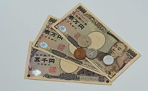 加強干預不讓日幣繼續走貶？ 日本財務大臣：必要時會採果斷措施！
