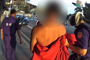 裸男失控砸超商冰櫃　桃園警查獲安毒送辦