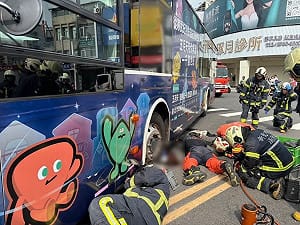 新北公車撞行人釀1死　市議員周勝考前妻不幸喪命