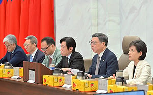 行政院會擺滿愛文芒果禮盒  農業部：德、荷、義都有洽詢訂單