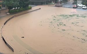 豪雨狂轟釀多處淹水！ 新竹縣多所學校今宣布停課