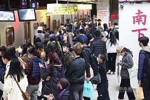 台鐵板橋站傳旅客疑遭攻擊　警未發現打鬥將續查