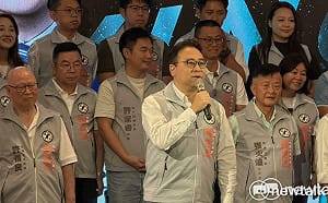 許信良讚他比蔣萬安更棒！黃世杰公布競選主視覺 批市府讓鄉親丟臉
