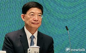 政院拍板軍公教調薪方案  一般公教人員明年加薪9.98％至5.88％